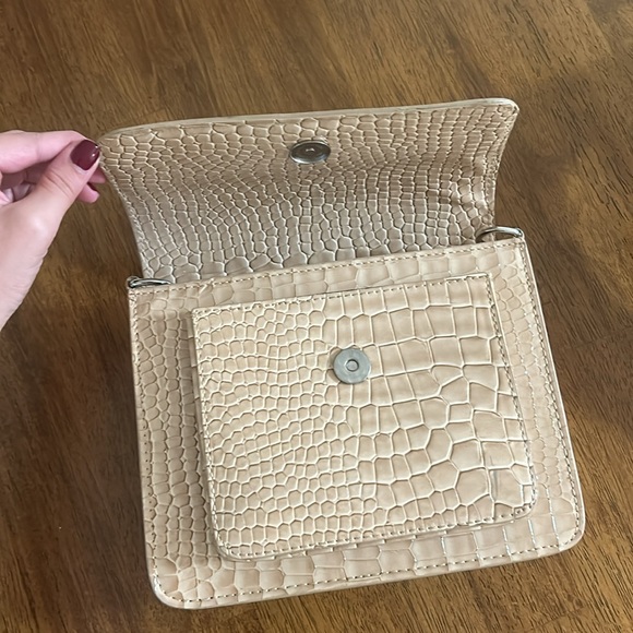 Hvisk Croc Embossed Cross Body - Picture 2 of 4